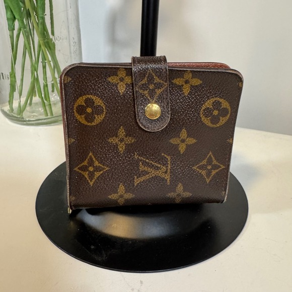 Louis Vuitton Handbags - Louis Vuitton Monogram Canvas Bifold Wallet
